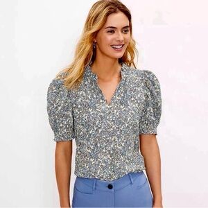 LOFT Ditsy Floral V Neck Half Sleeve Top M Puff Sleeve